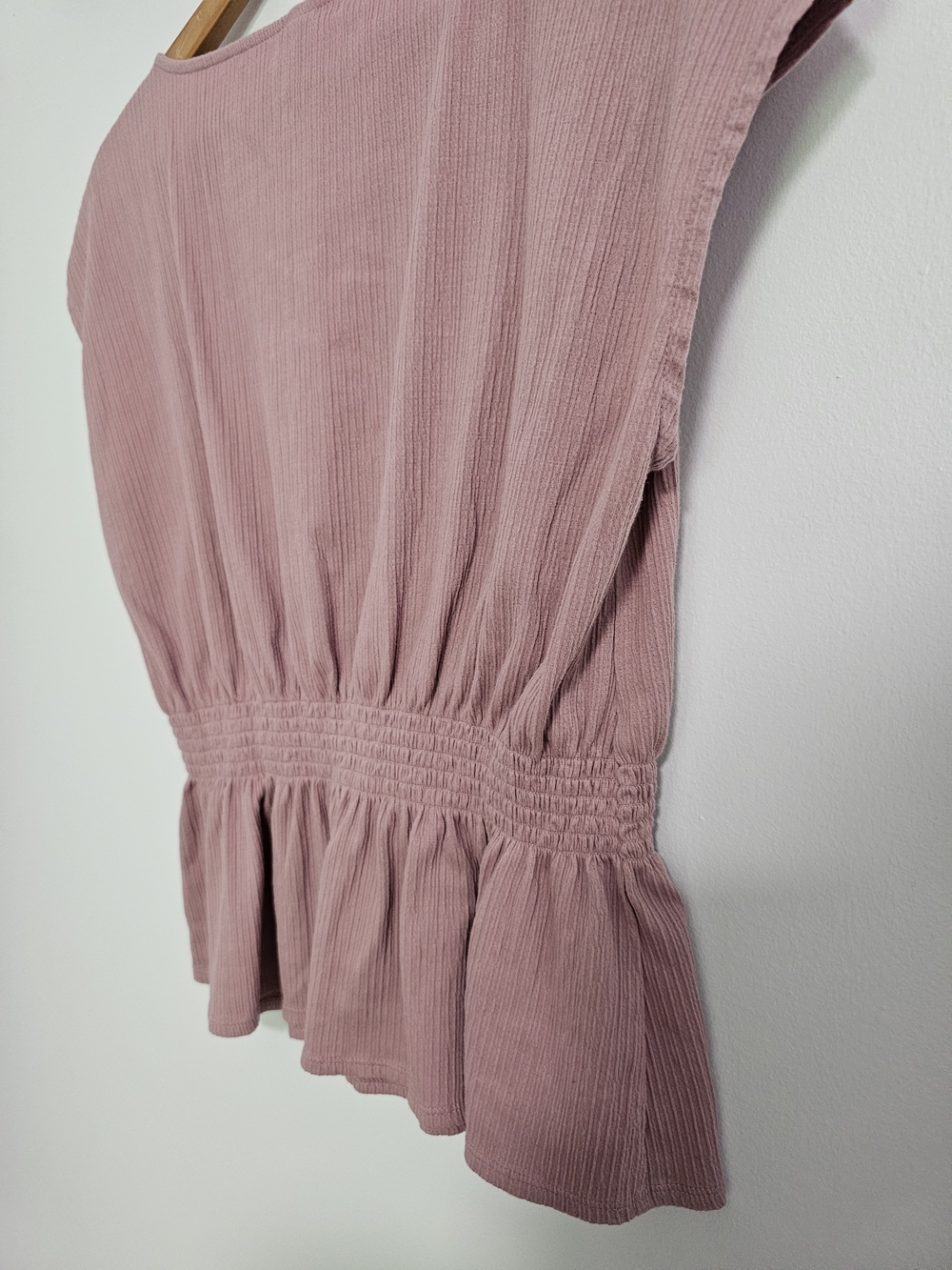 Old Navy Dusty Rose Smocked Waist V-Neck Peplum Top Size Large - Picture 5 of 8